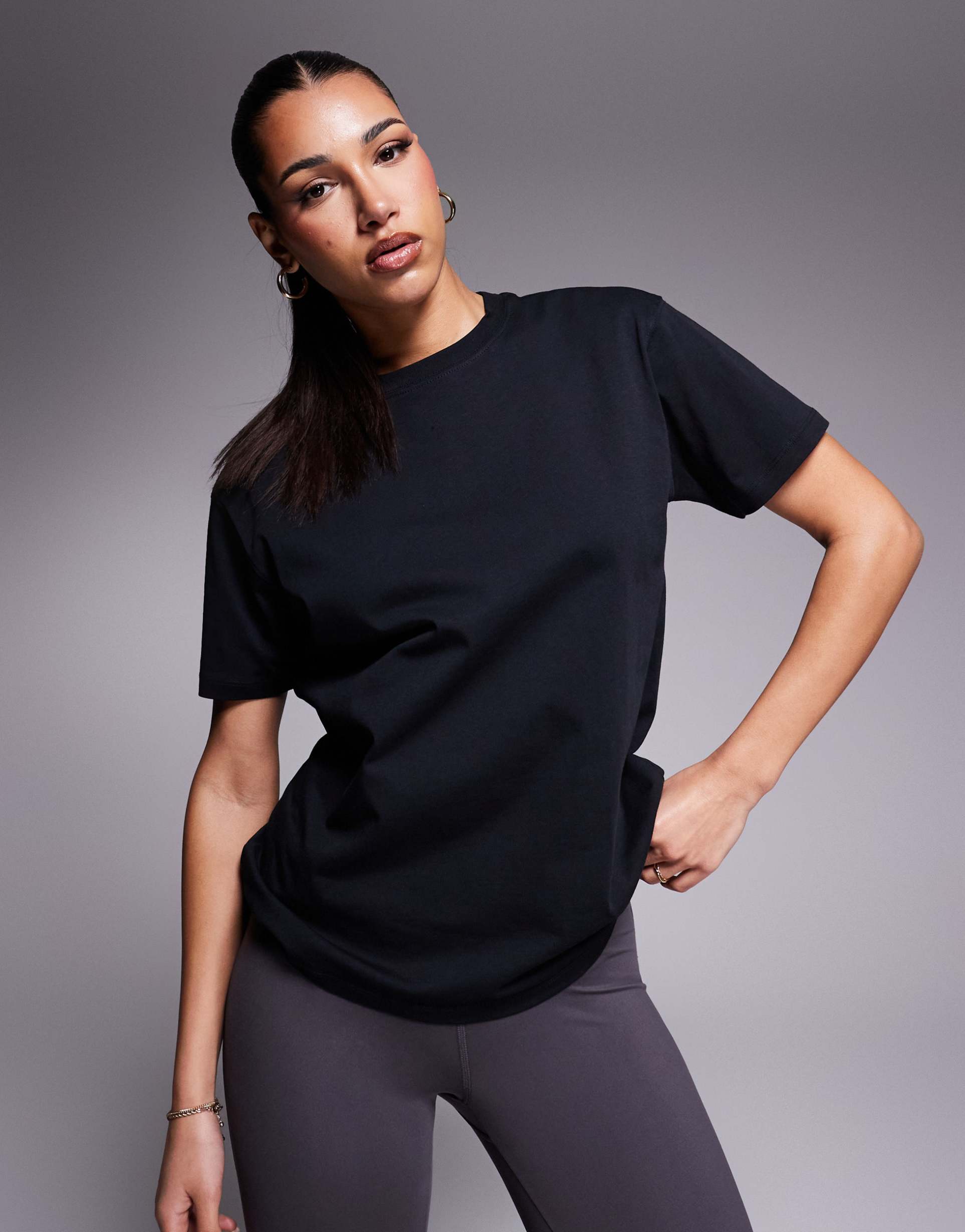 4505 icon oversized cotton t-shirt with quick dry finish in black