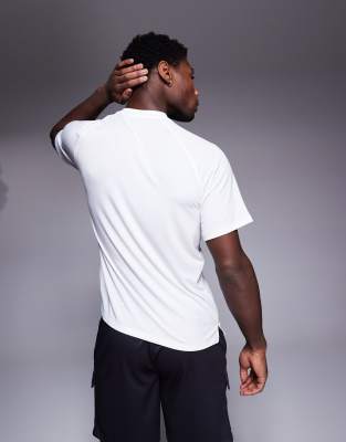 4505 Icon Performance Jersey Oversized Boxy Training T-shirt In White