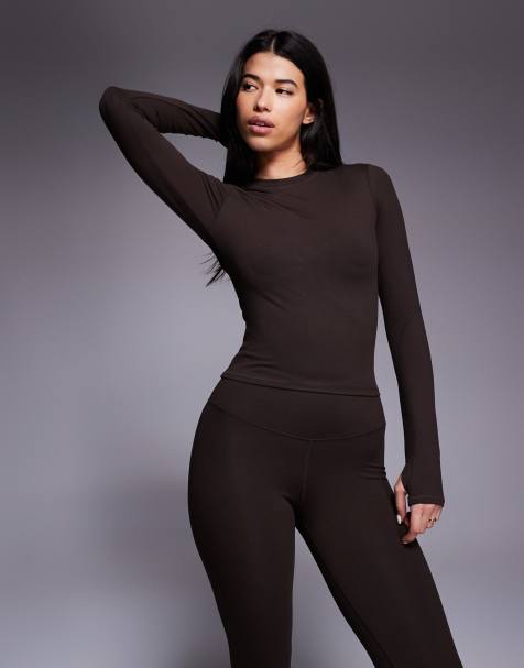 4505 - Icon - Performance - Zacht baby tee met lange mouwen in chocoladebruin - view 1