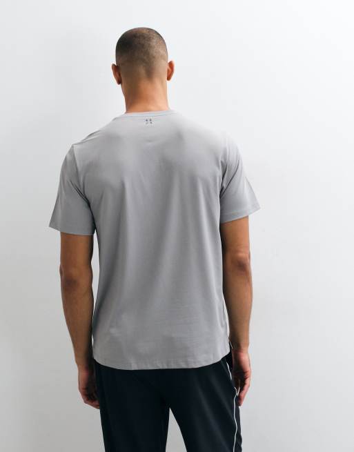 4505 Icon quick dry mesh training t-shirt in light gray, 5 of 5