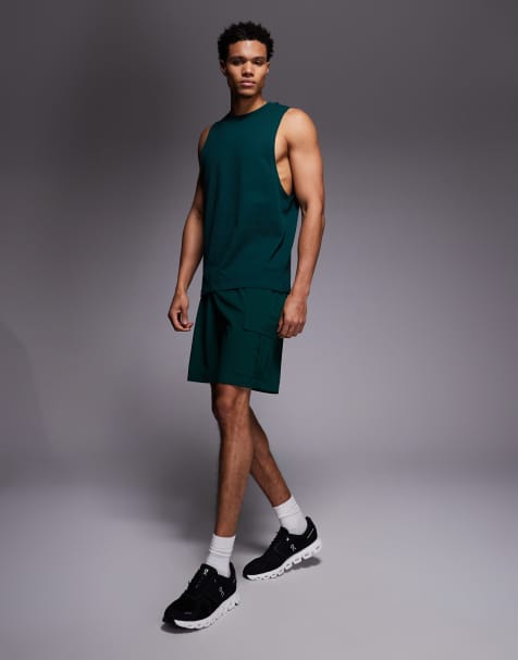 4505 – Icon – Schnell trocknende Cargo-Sportshorts in Flaschengrün mit Reißverschlusstaschen, 18 cm - view 1