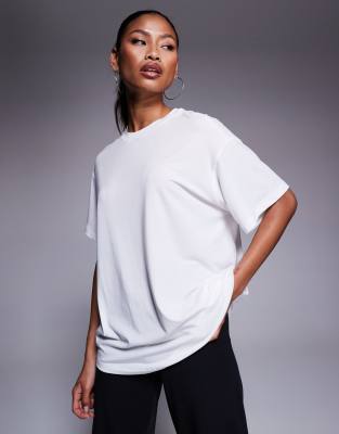 4505 - Icon - Schnelltrocknendes Sport-T-Shirt in Weiß mit Oversize-Passform