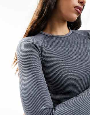 4505 Icon Seamless Ribbed Long Sleeve Crop Top In Gray