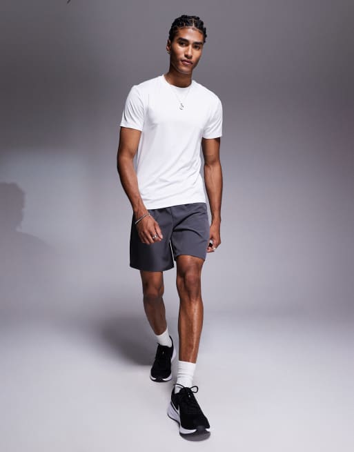 4505 - Icon - Set van 2 sneldrogende muscle fit basissportshirts in zwart en wit , 2 van 4