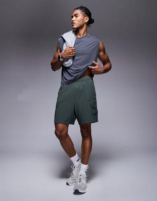 4505 - Icon - Short de sport 18 cm à séchage rapide avec poches cargo à fermeture éclair - Kaki foncé-Vert