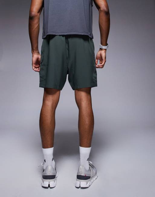 4505 - Icon - Short de sport 18 cm à séchage rapide avec poches cargo à fermeture éclair - Kaki foncé, 2 de 5