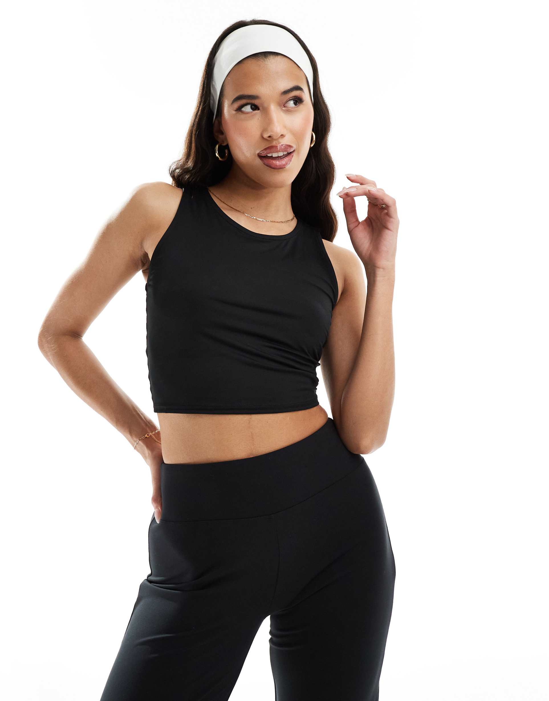4505 icon slightly cropped tank top in black