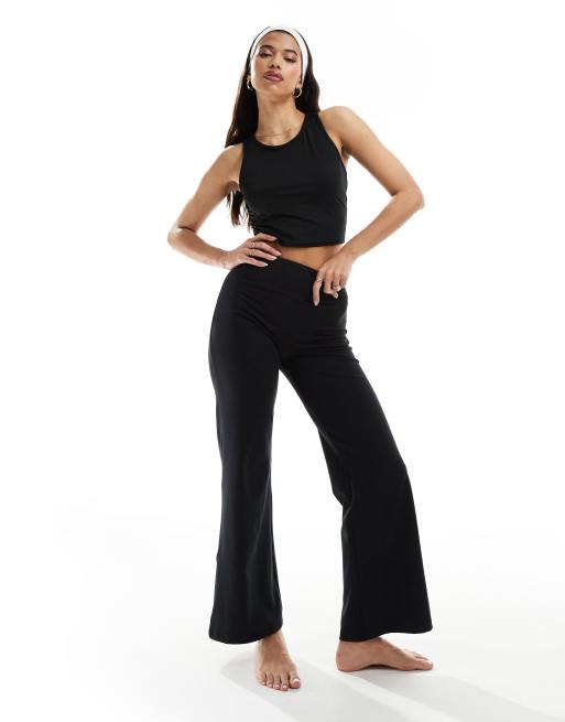 4505 Icon slightly cropped tank top in black , 3 of 4