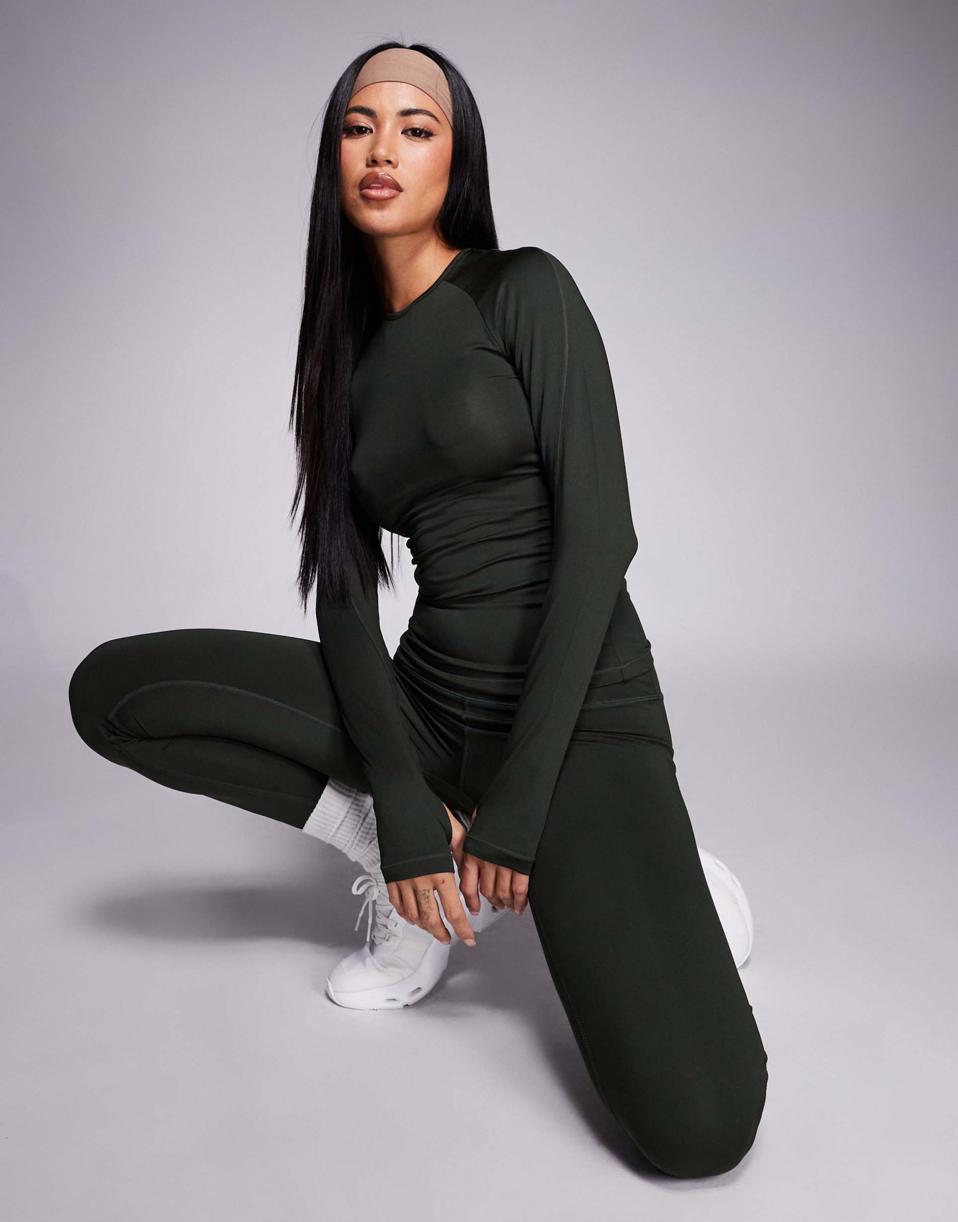 4505 icon slim fit active long sleeve top in dark khaki