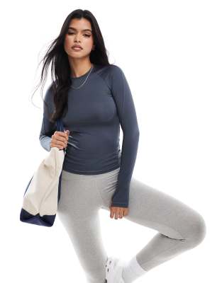 4505 4505 Icon slim fit active long sleeve top in navy