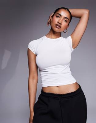 4505 4505 Icon slim fit active short sleeve top in white