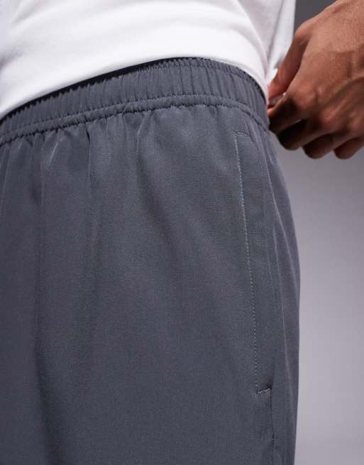 4505 - Icon - Sneldrogende trainingsshort van 7inch met ritszakken in antraciet, 5 van 5