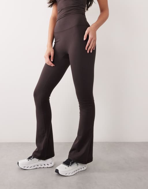 4505 Icon soft touch high waist slim kick yoga leggings in dark chocolate, 2 of 5