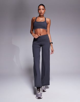 4505 Icon Soft Touch Medium Support Square Neck Sports Bra In Gray