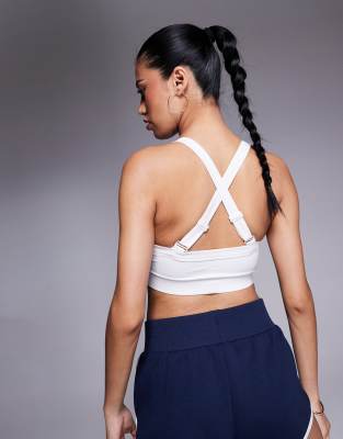 4505 Icon Soft Touch Medium Support Square Neck Sports Bra