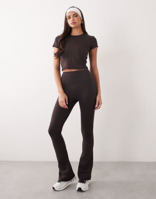 4505 Icon Soft Touch Studio Baby Tee In Black
