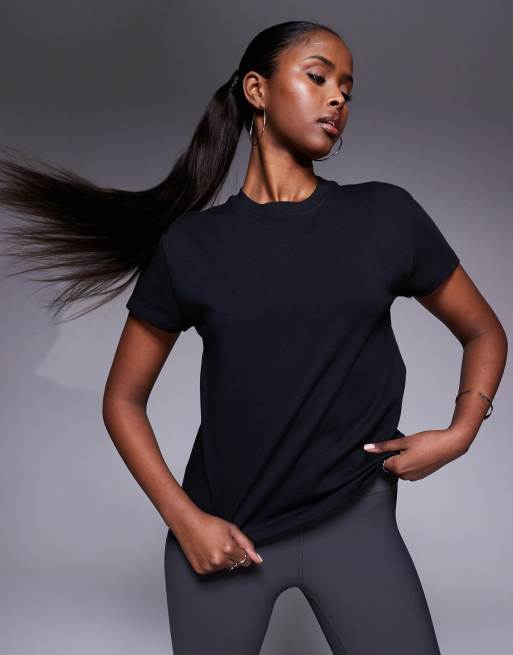 4505 - Icon - Sort T-shirt i bomuld med hurtigttørrende finish i firkantet pasform 