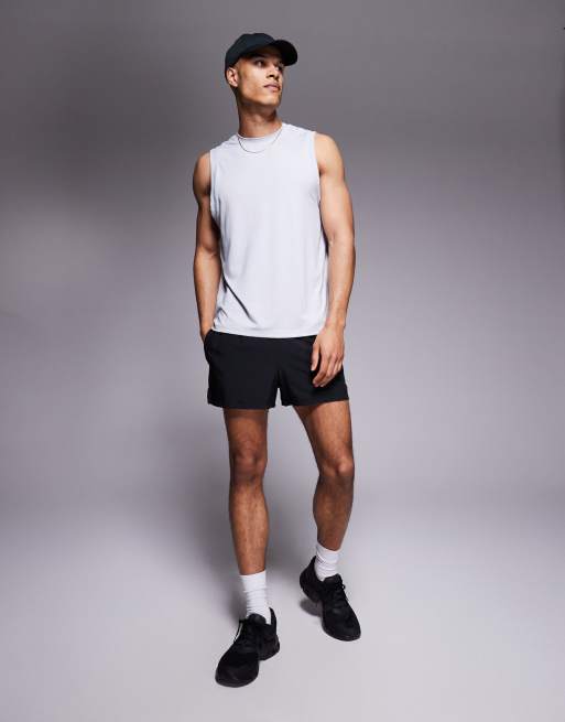 4505 - Icon - Sorte 8-cm-løbeshorts med telefonlomme med lynlås bagpå i hurtigttørrende stof 