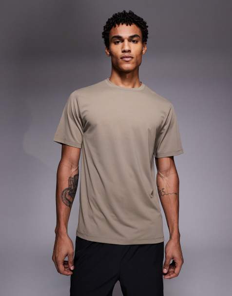 4505 - Icon - Sportshirt van sneldrogend mesh in zandkleur - view 1