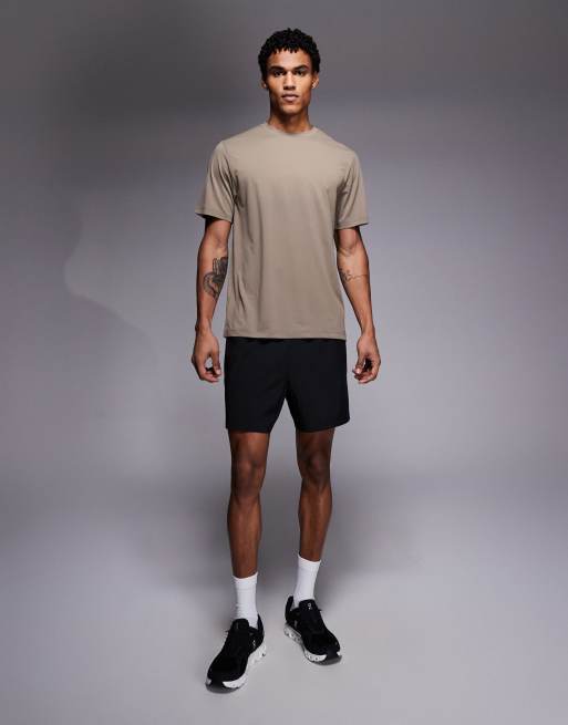 4505 - Icon - Sportshirt van sneldrogend mesh in zandkleur, 2 van 5