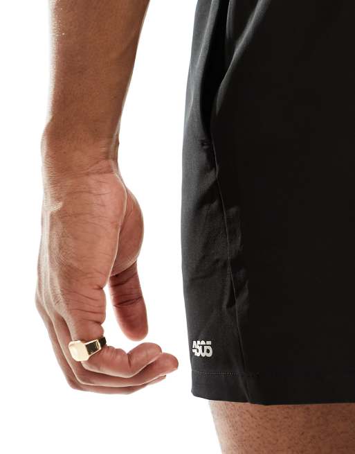 4505 – Icon – Svarta, snabbtorkande träningsshorts med 5 tum benlängd  , 2 av 5