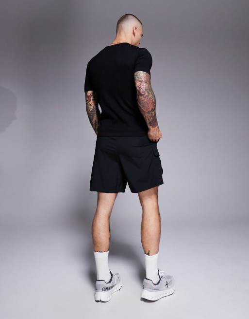 4505 – Icon – Svarta träningsshorts i snabbtorkande material med cargostil, 18cm, 3 av 5