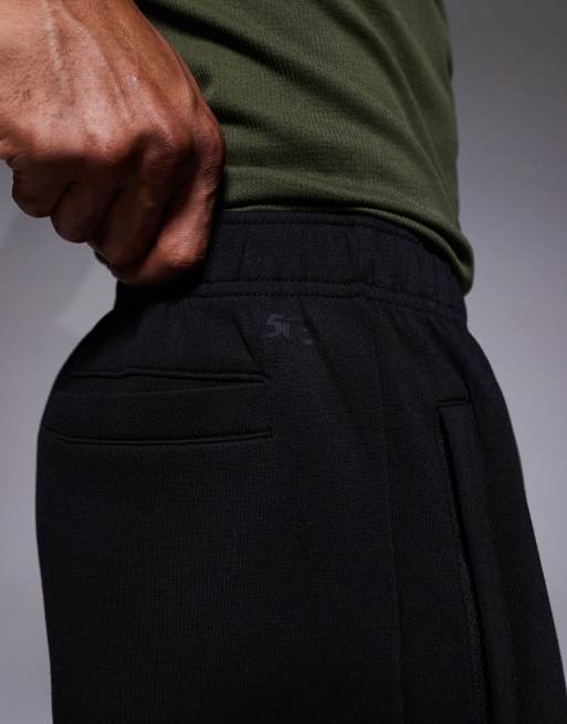 4505 – Icon – Sweatshorts aus schwerer Baumwolle in Schwarz mit schnell trocknendem Finish, 5 von 5