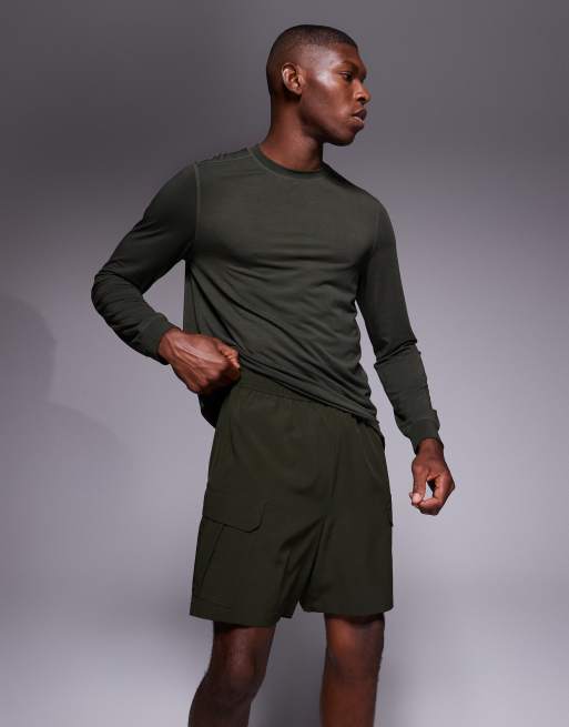 4505 – Icon – Szybkoschnące szorty bojówki o długości 18 cm z zapinanymi na zamek kieszeniami w kolorze khaki