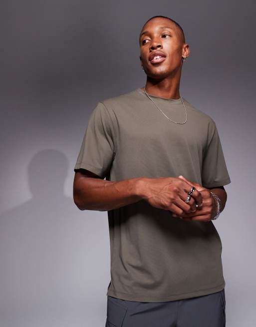 4505 – Icon – Szybkoschnący T-shirt treningowy w kolorze khaki 