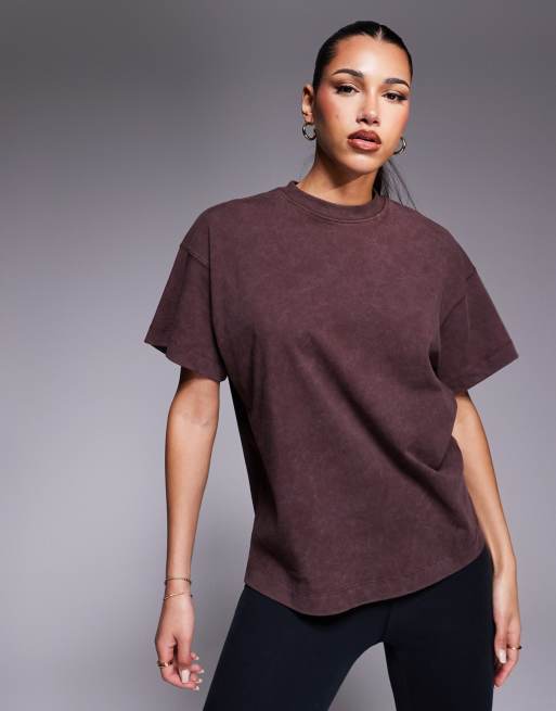 4505 - Icon - T-shirt squadrata pesante in cotone color cacao slavato con finitura quick dry 