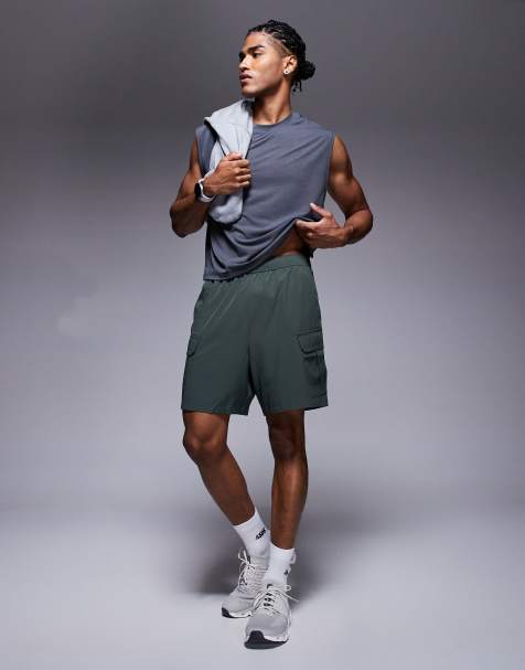 4505 – Icon – Trainings-Cargoshorts aus schnell trocknendem Material in Deep Khaki mit Reißverschluss-Taschen, 18 cm Schrittlänge - view 1