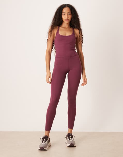 4505 – Icon – Vinröda, mjuka yogaleggings med hög midja - view 1