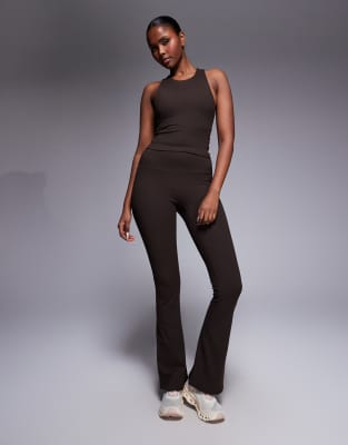Icon - Weiche, ausgestellte Yoga-Leggings in Schokobraun mit hohem Bund-Brown Brown 42
