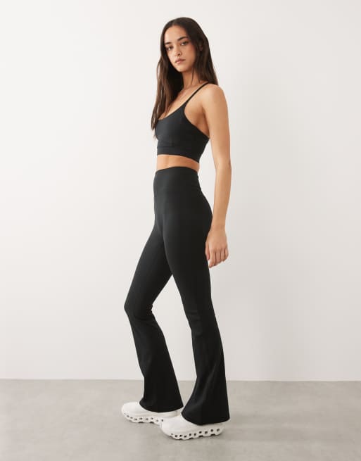 4505 – Icon – Weiche, ausgestellte Yoga-Leggings in Schwarz mit hohem Bund, 2 von 5