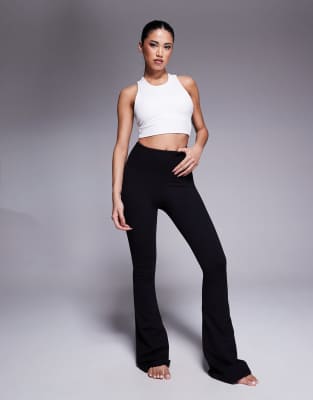 4505 - Icon - Weiche, ausgestellte Yoga-Leggings in Schwarz mit schmalem Schnitt