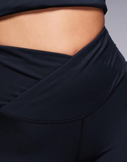 4505 – Icon – Weiche, ausgestellte Yoga-Leggings in Schwarz mit Wickelbund, 4 von 5