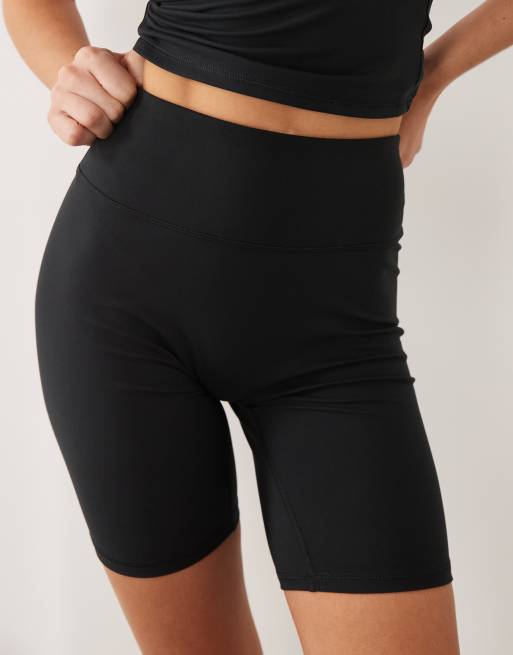 4505 – Icon – Weiche Leggings-Shorts in Schwarz mit hohem Bund und 20 cm Schrittlänge , 3 von 5
