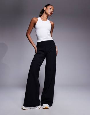 4505 – Icon – Weiche Tanzhose in Schwarz mit weitem Bein und hohem Bund - view 1