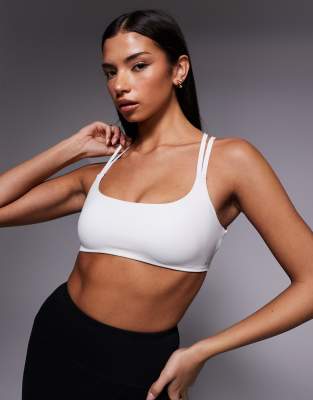 4505 - Icon - Weicher Sport-BH in Weiß mit leichter Stützfunktion und verstellbaren Trägern