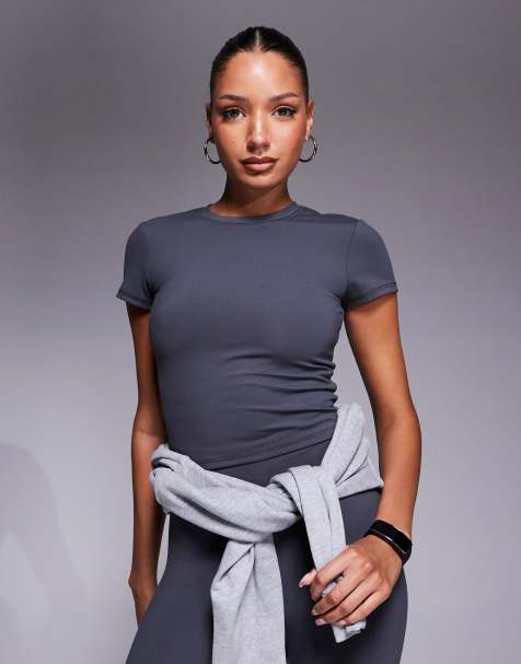 4505 – Icon – Weiches, knapp geschnittenes Studio-T-Shirt in Eisengrau - view 1