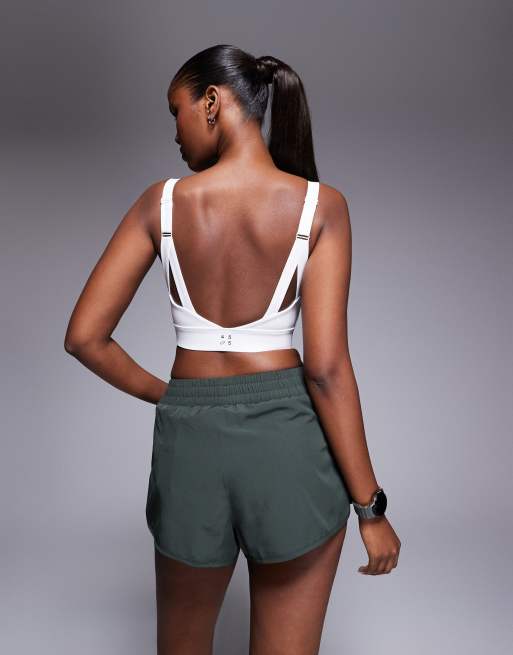 4505 Icon woven run shorts with zip pockets in khaki, 4 of 5
