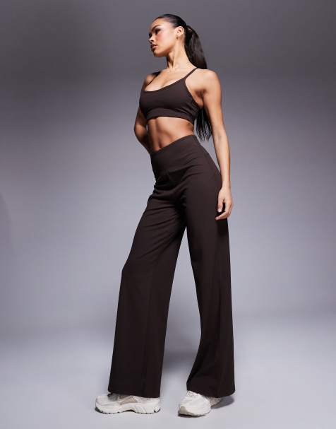 4505 - Icon - Zacht performance co-ord set in chocoladebruin - view 1