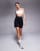 Thumbnail 1 van 5