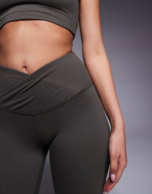 4505 - Icon - Zachte yogalegging met taille met overslag in donker olijfgroen, 2 van 5