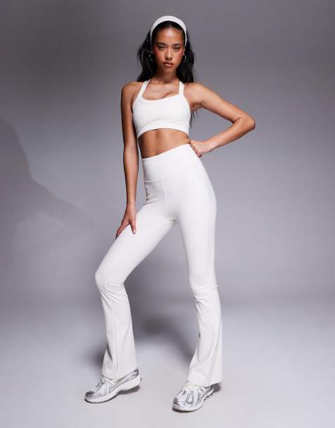 4505 Icon - Zachte yogaset in buttermilk - view 1