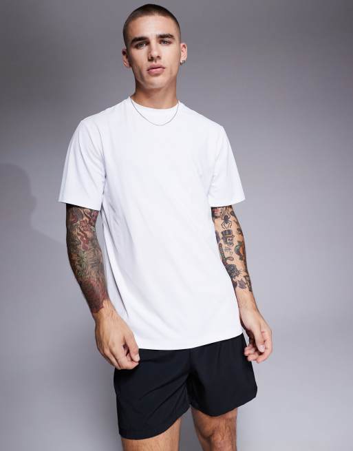 4505 - Iconisch sneldrogend trainings-T-shirt in wit 