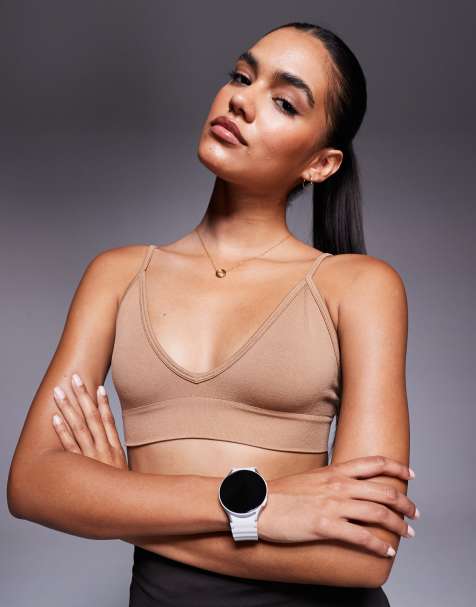 4505 – Intimate – Beige sportbehå med sömlös design och lätt stöd - view 1