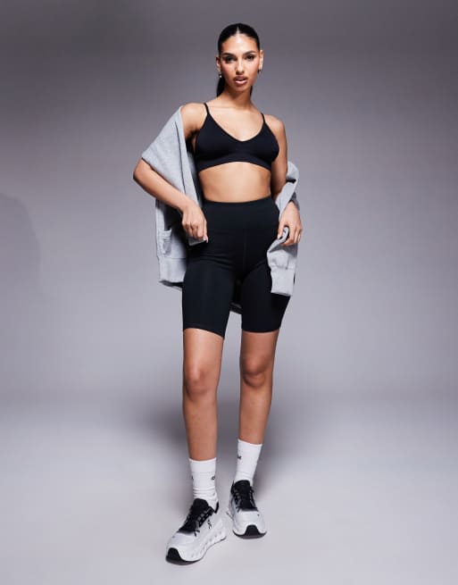 4505 Intimate seamless active light support sports bra in black