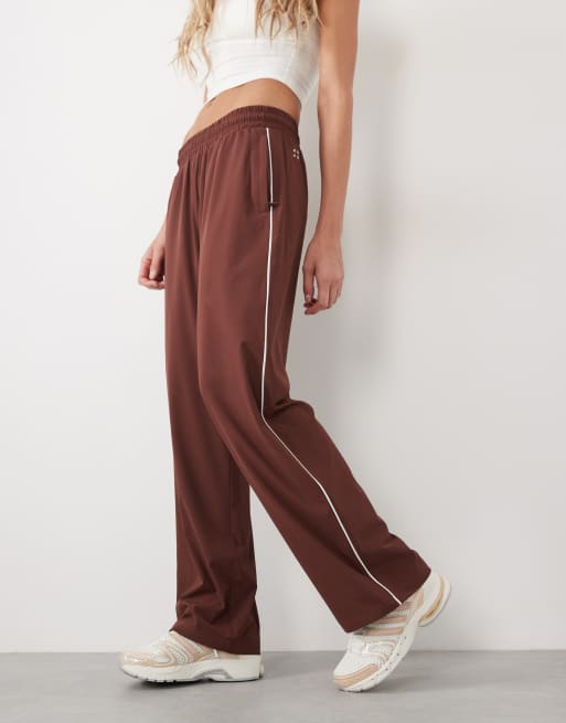 4505 joggers tejidos de pernera ancha con detalle de vivo en cognac, 3 de 5