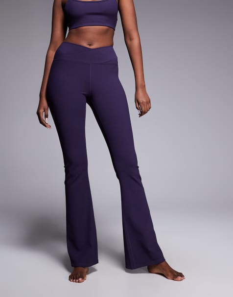 4505 - Legging de yoga ajusté et évasé en tissu micro-côtelé avec taille croisée - Raisin - view 1